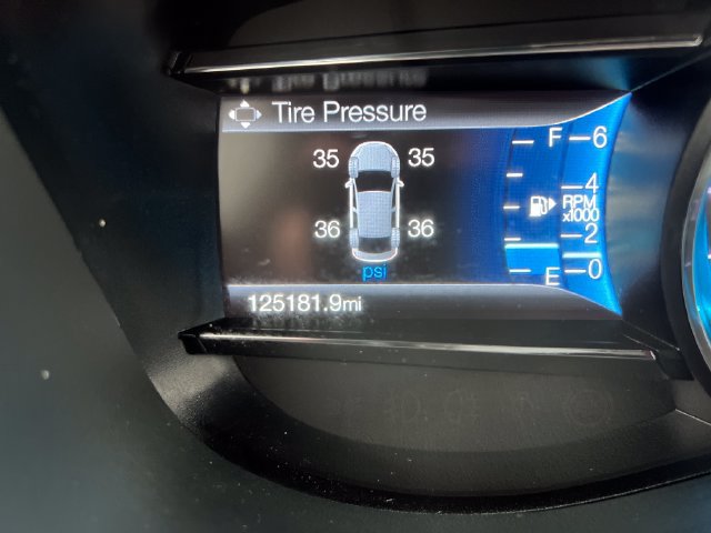 Used 2018 Ford Explorer XLT w/ Equipment Group 201A AWD/4WD image 21
