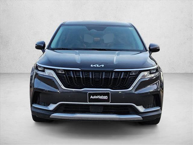 Used 2024 Kia Carnival EX image 2