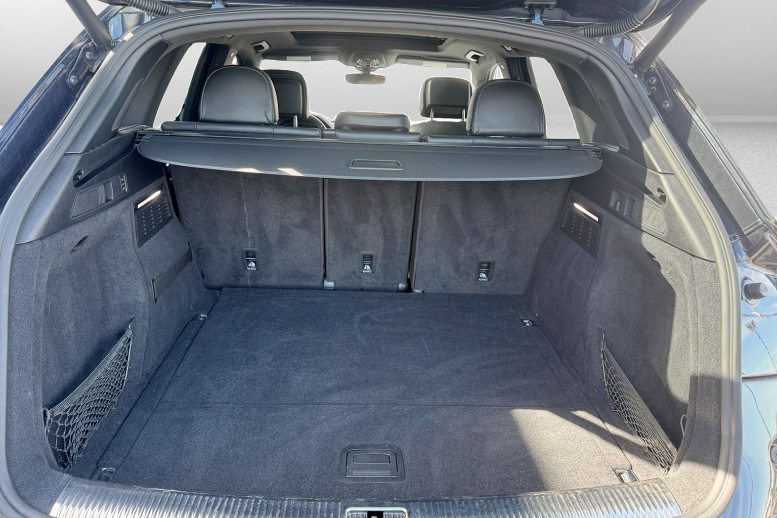 Used 2020 Audi SQ5 Premium Plus w/ Premium Plus Package image 22