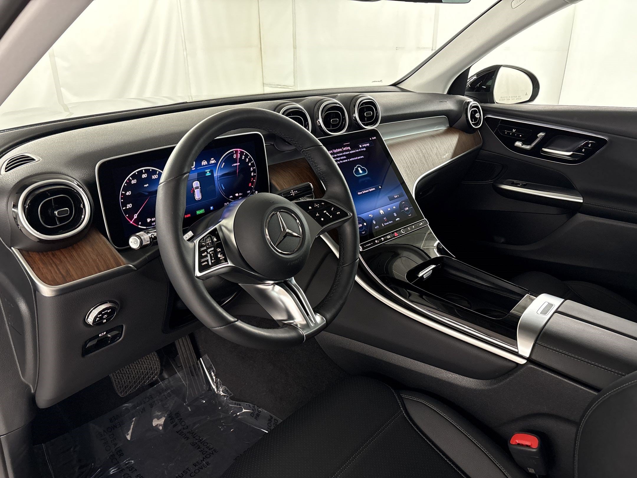 Certified 2025 Mercedes-Benz GLC 350e 4MATIC image 4