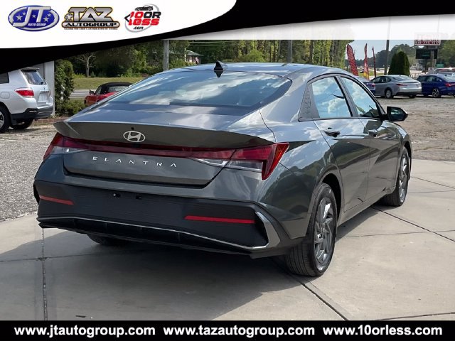 Used 2024 Hyundai Elantra SEL FWD image 7