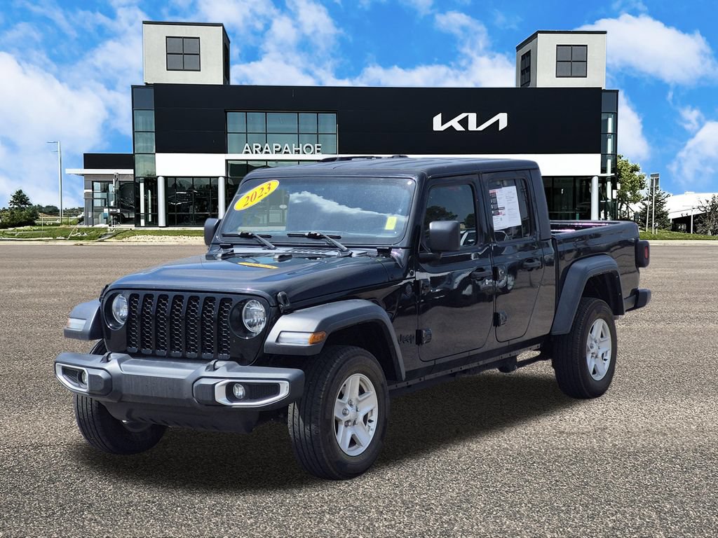 Used 2023 Jeep Gladiator Sport AWD/4WD image 4