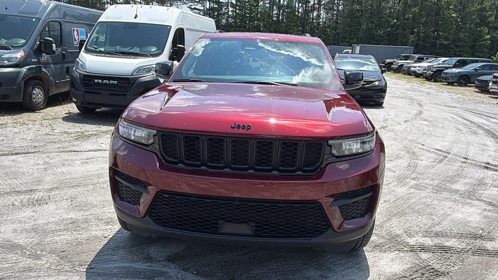 Certified 2025 Jeep Grand Cherokee Altitude AWD/4WD image 3