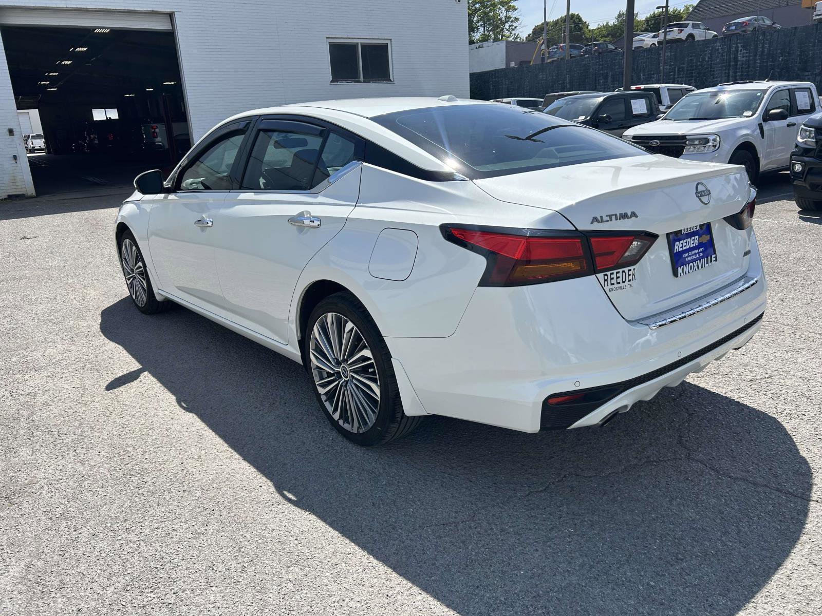 Used 2023 Nissan Altima 2.5 SL AWD/4WD image 5