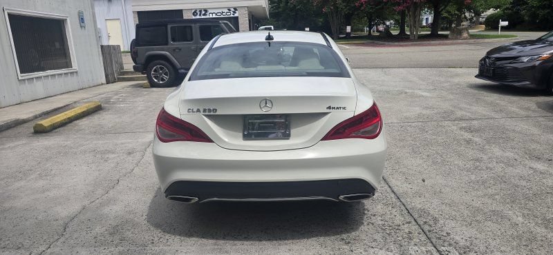 Used 2018 Mercedes-Benz CLA 250 4MATIC image 4