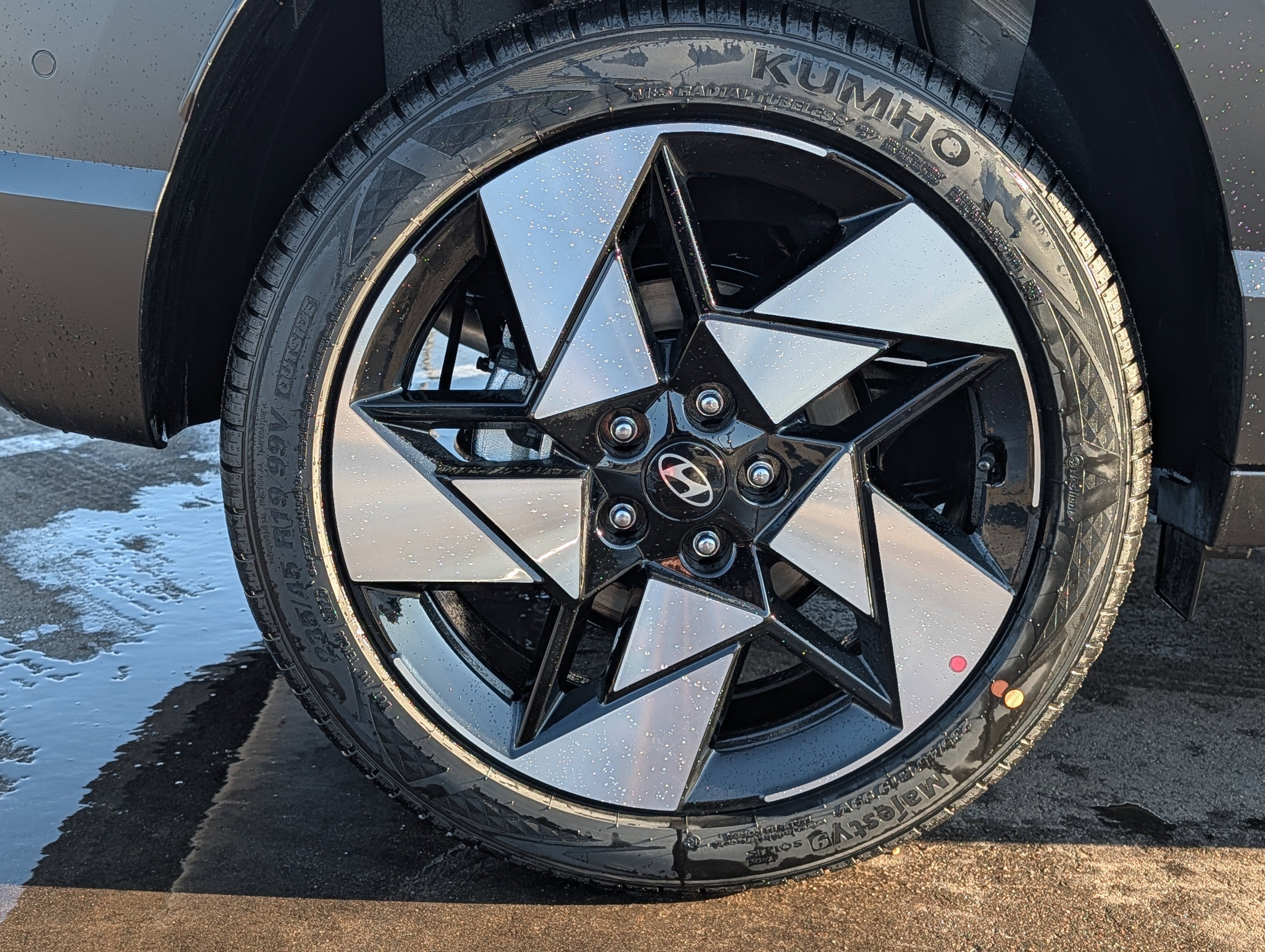 New 2026 Hyundai Kona Limited AWD/4WD image 5