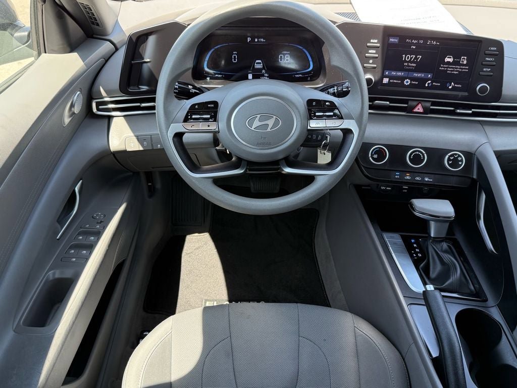 Used 2024 Hyundai Elantra SE FWD image 17