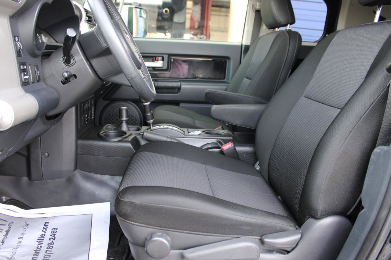Used 2011 Toyota FJ Cruiser 4WD w/ Upgrade Pkg image 15