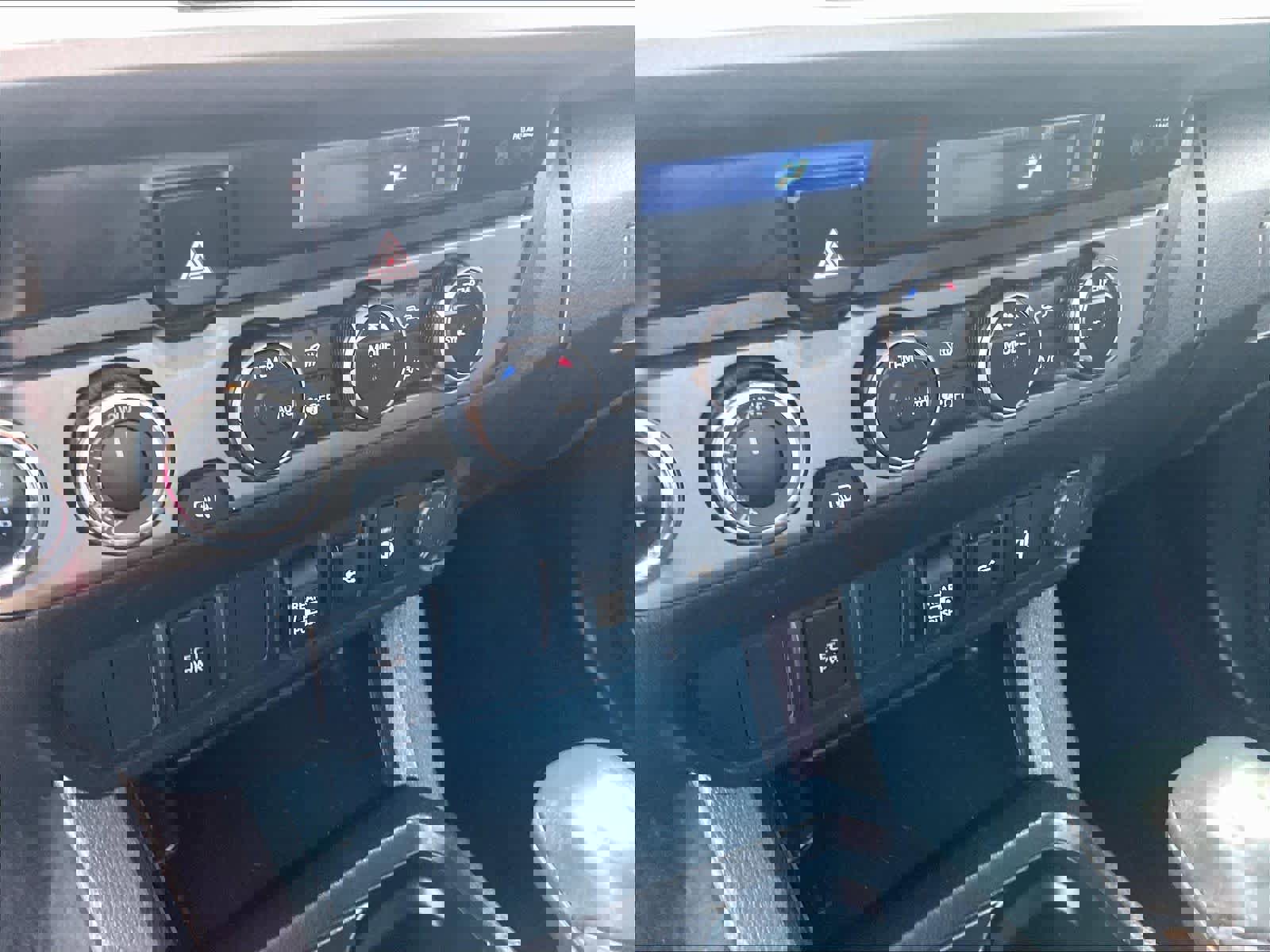 Used 2023 Toyota Tacoma TRD Sport w/ Black Out Package (TMS) image 34