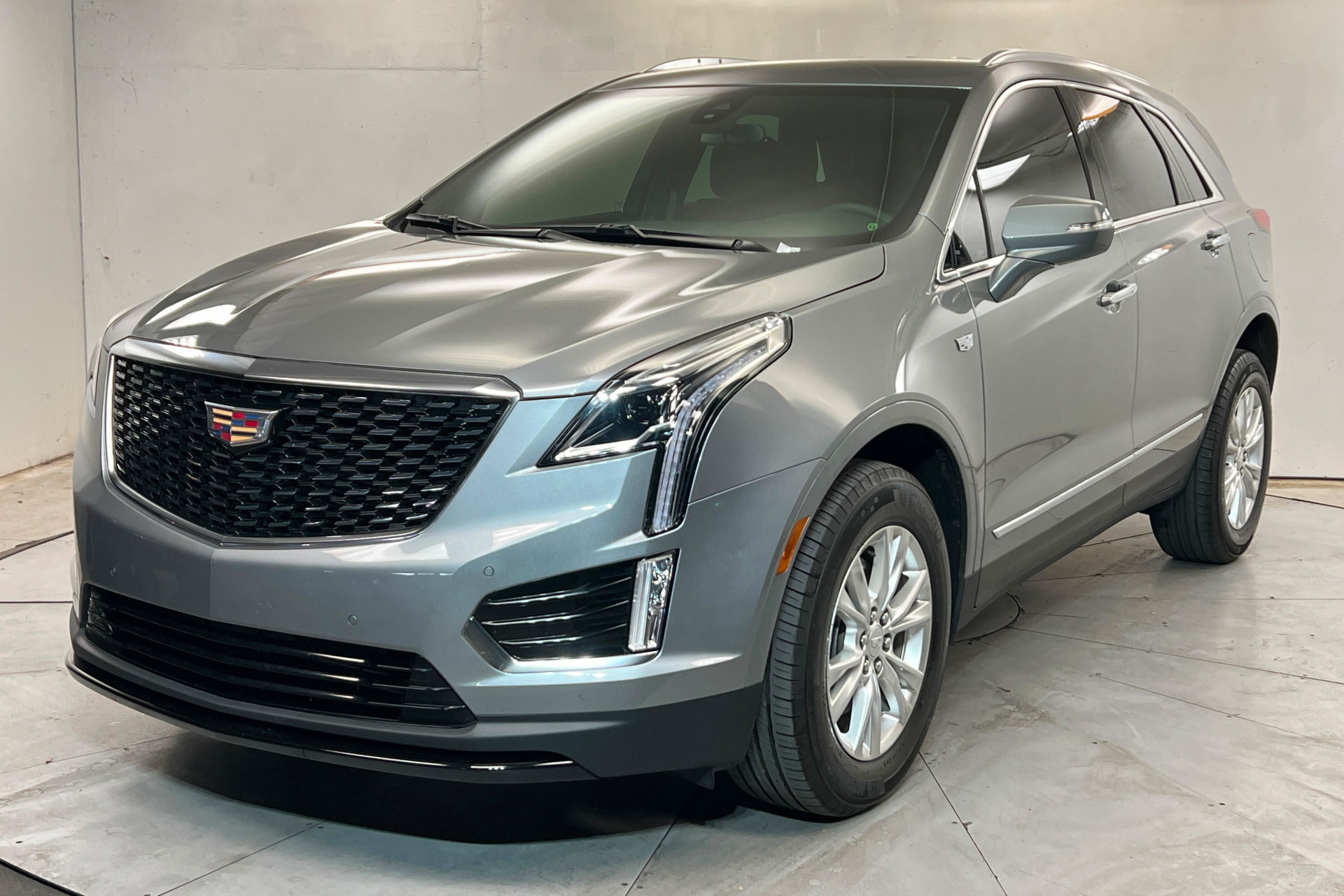 Used 2024 Cadillac XT5 Luxury AWD/4WD image 1