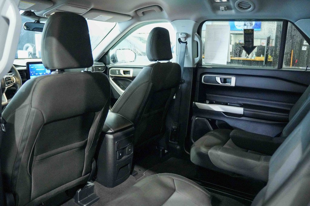 Used 2024 Ford Explorer XLT image 18