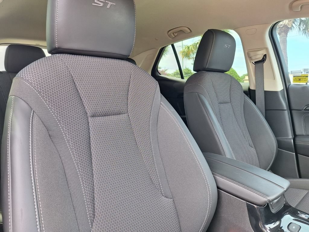 Used 2023 Buick Envision Preferred FWD image 28