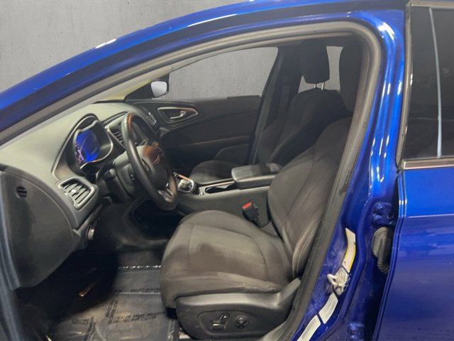 Used 2015 Chrysler 200 Limited w/ Convenience Group FWD image 7