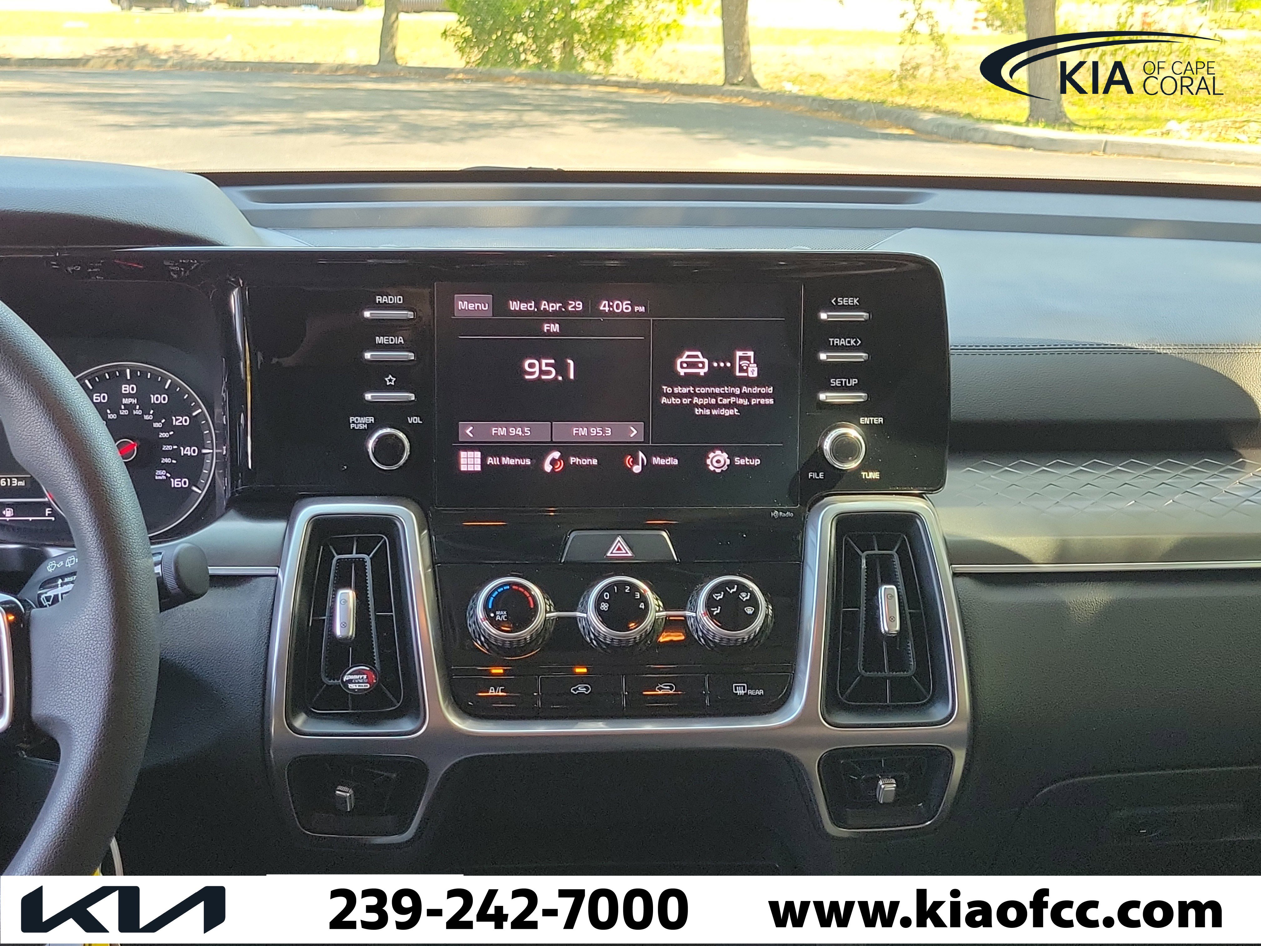 Certified 2023 Kia Sorento LX FWD image 20