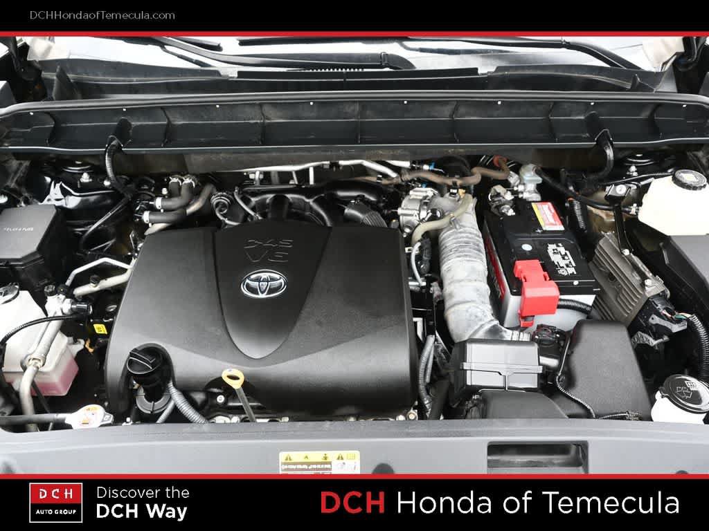 Used 2021 Toyota Highlander XLE FWD image 25