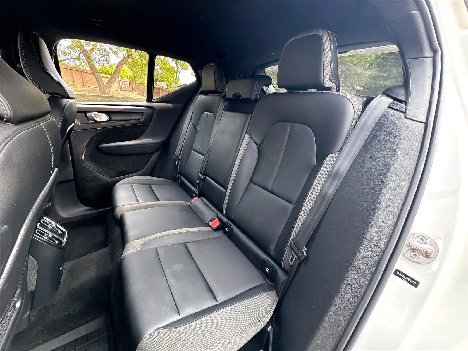 Used 2023 Volvo XC40 Recharge Core w/ Protection Package Premier AWD/4WD image 29