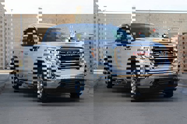 Used 2021 GMC Sierra 1500 SLT image 2