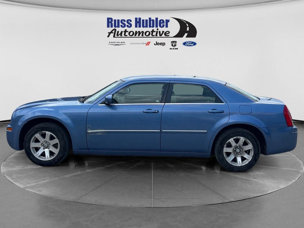 Used 2007 Chrysler 300 Touring RWD image 2