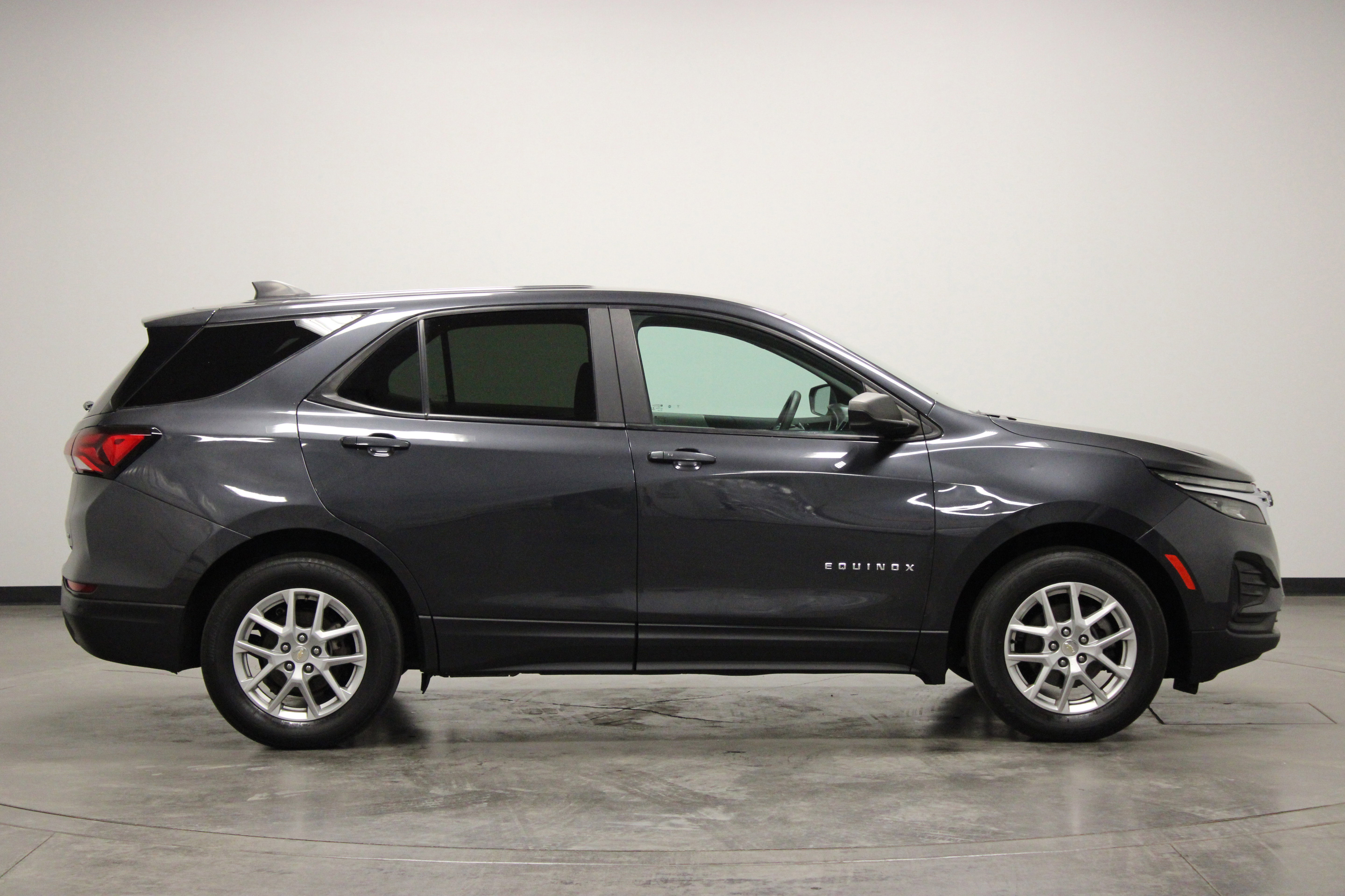Used 2022 Chevrolet Equinox LS w/ LS Convenience Package AWD/4WD image 9