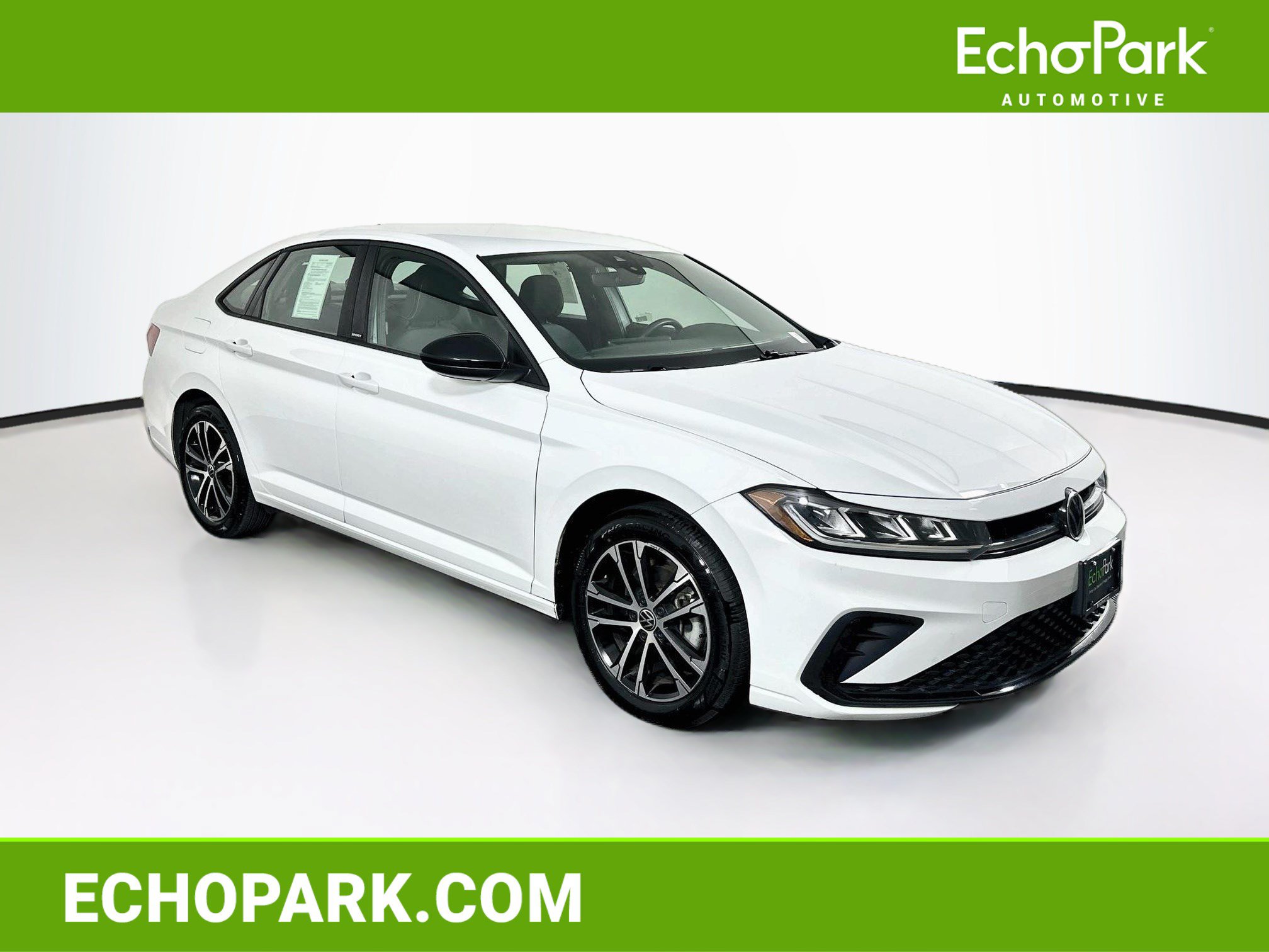 Used 2025 Volkswagen Jetta Sport FWD image 1