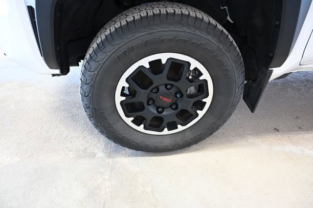 Used 2024 Toyota Tacoma TRD Off-Road w/ TRD Off Road Premium Package AWD/4WD image 31