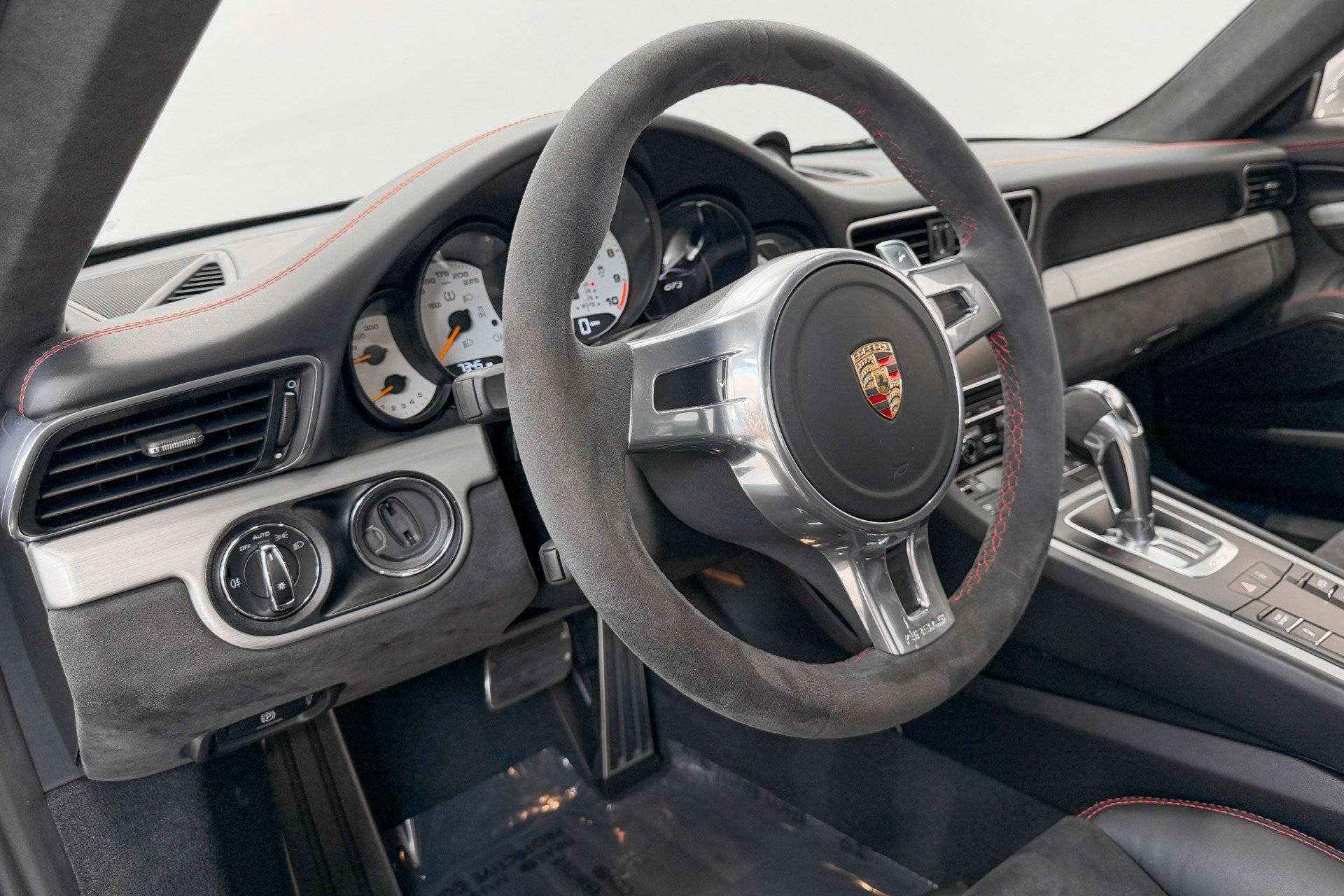 Used 2015 Porsche 911 GT3 RWD image 13