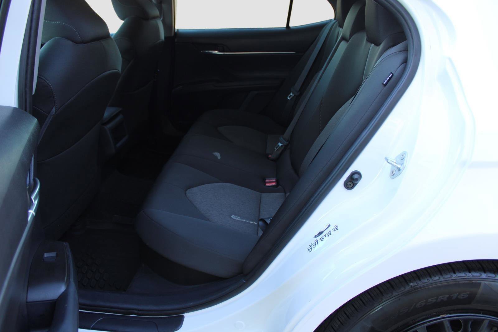 Used 2021 Toyota Camry LE image 29