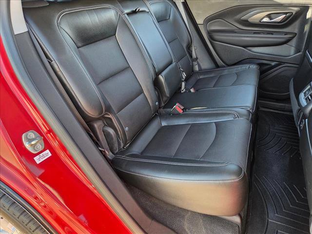 Used 2023 GMC Terrain SLT w/ Infotainment Package II image 18