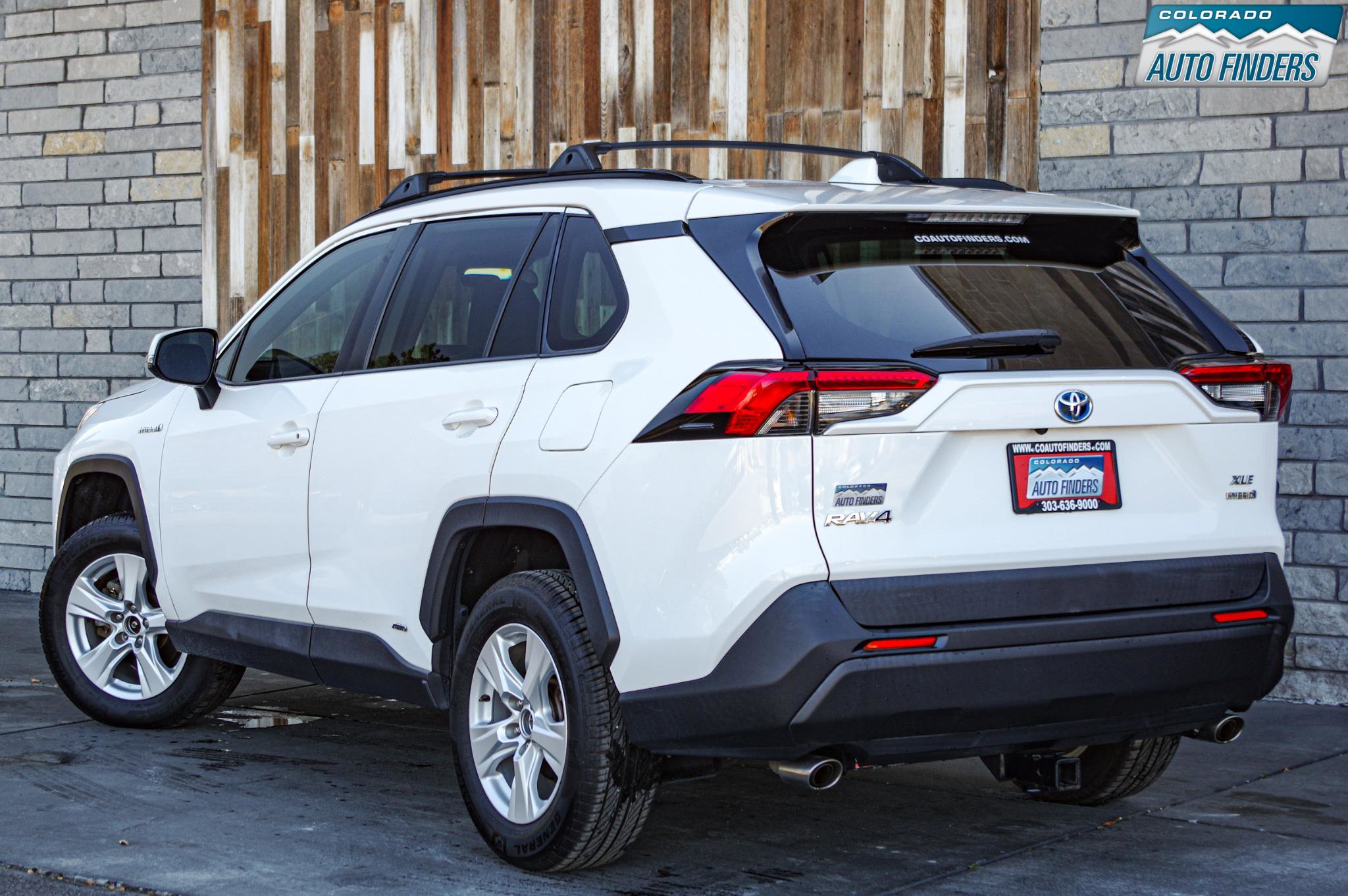 Used 2020 Toyota RAV4 XLE w/ Convenience Package image 4