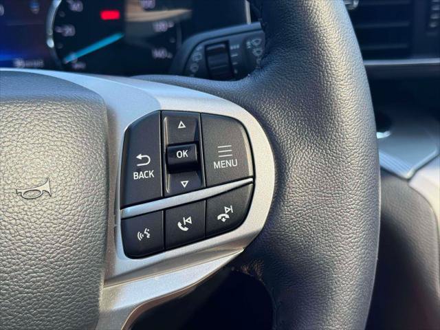 Used 2022 Ford Explorer XLT w/ Equipment Group 202A AWD/4WD image 27