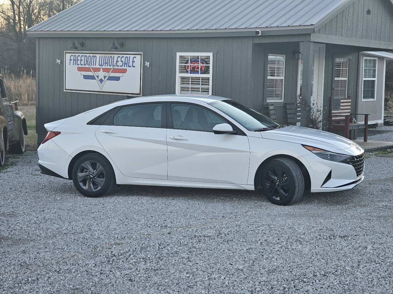 Used 2022 Hyundai Elantra SEL image 11