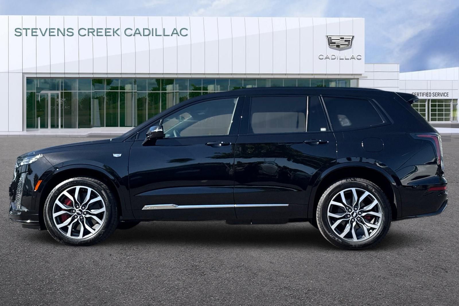 Certified 2025 Cadillac XT6 Sport w/ Technology Package image 6