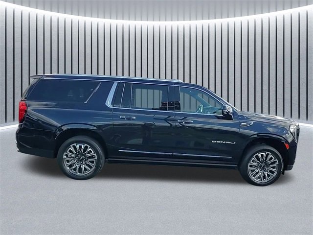 Used 2023 GMC Yukon XL Denali Ultimate image 2