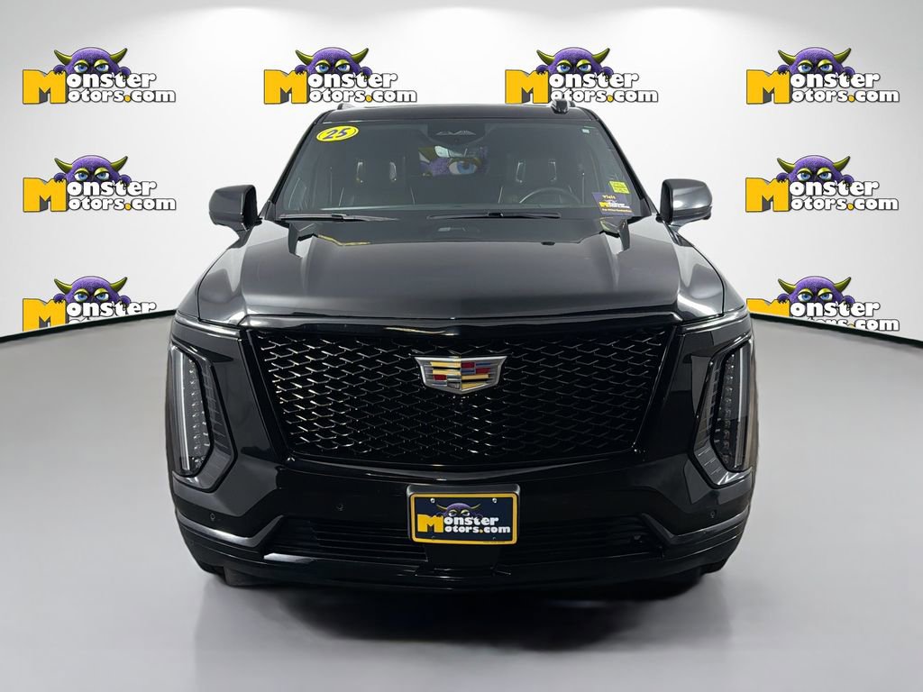 Used 2025 Cadillac Escalade Sport Platinum image 2