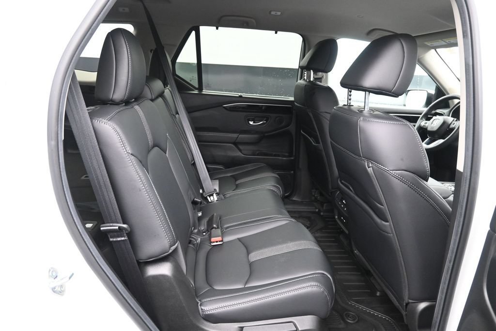 Certified 2025 Honda Pilot EX-L image 13