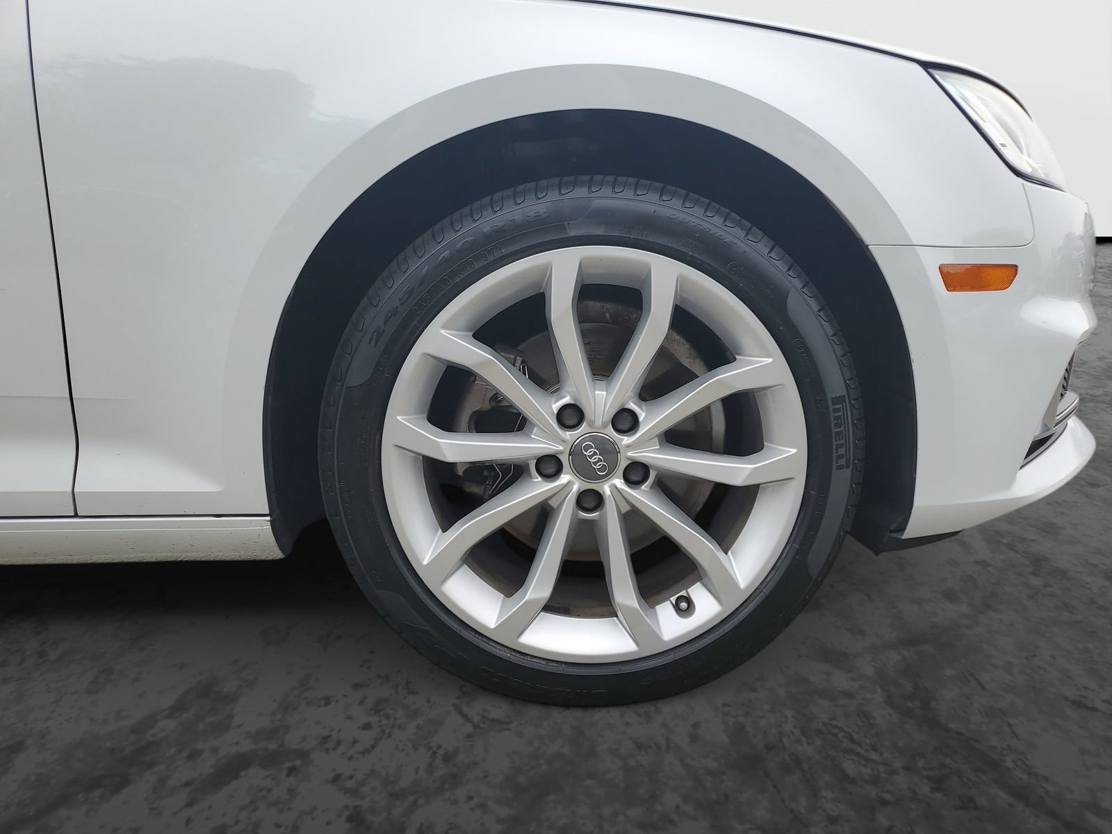 Used 2019 Audi A4 2.0T Premium Plus w/ Premium Plus Package FWD image 6