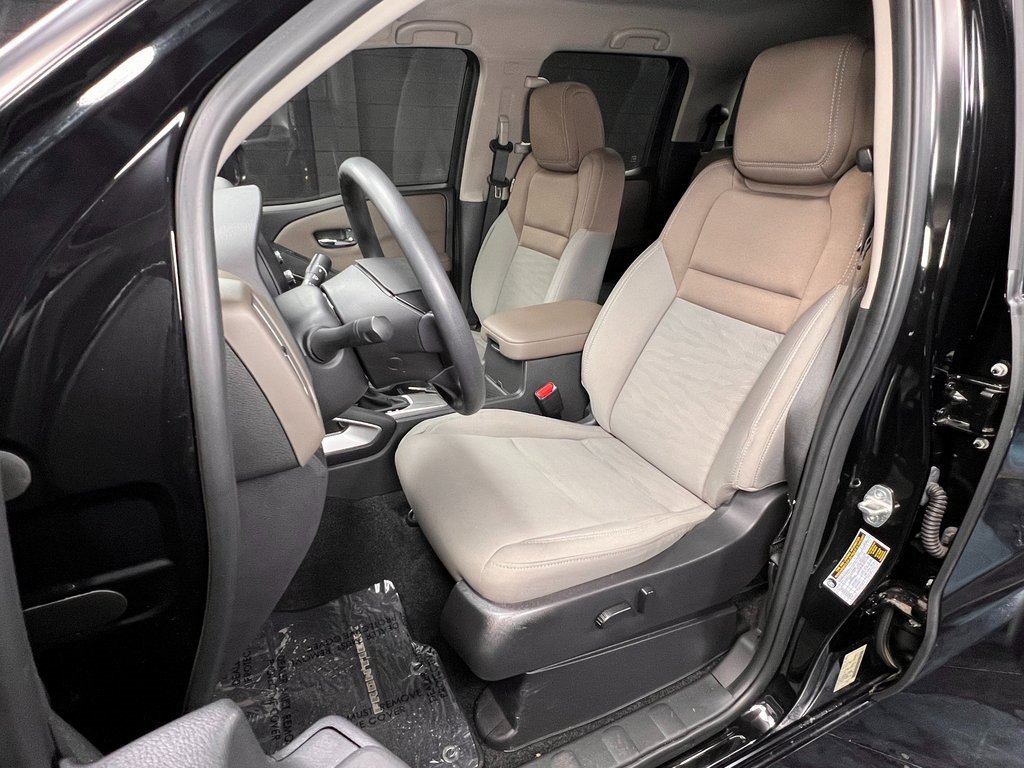 Used 2023 Nissan Frontier SV w/ Technology Package image 3