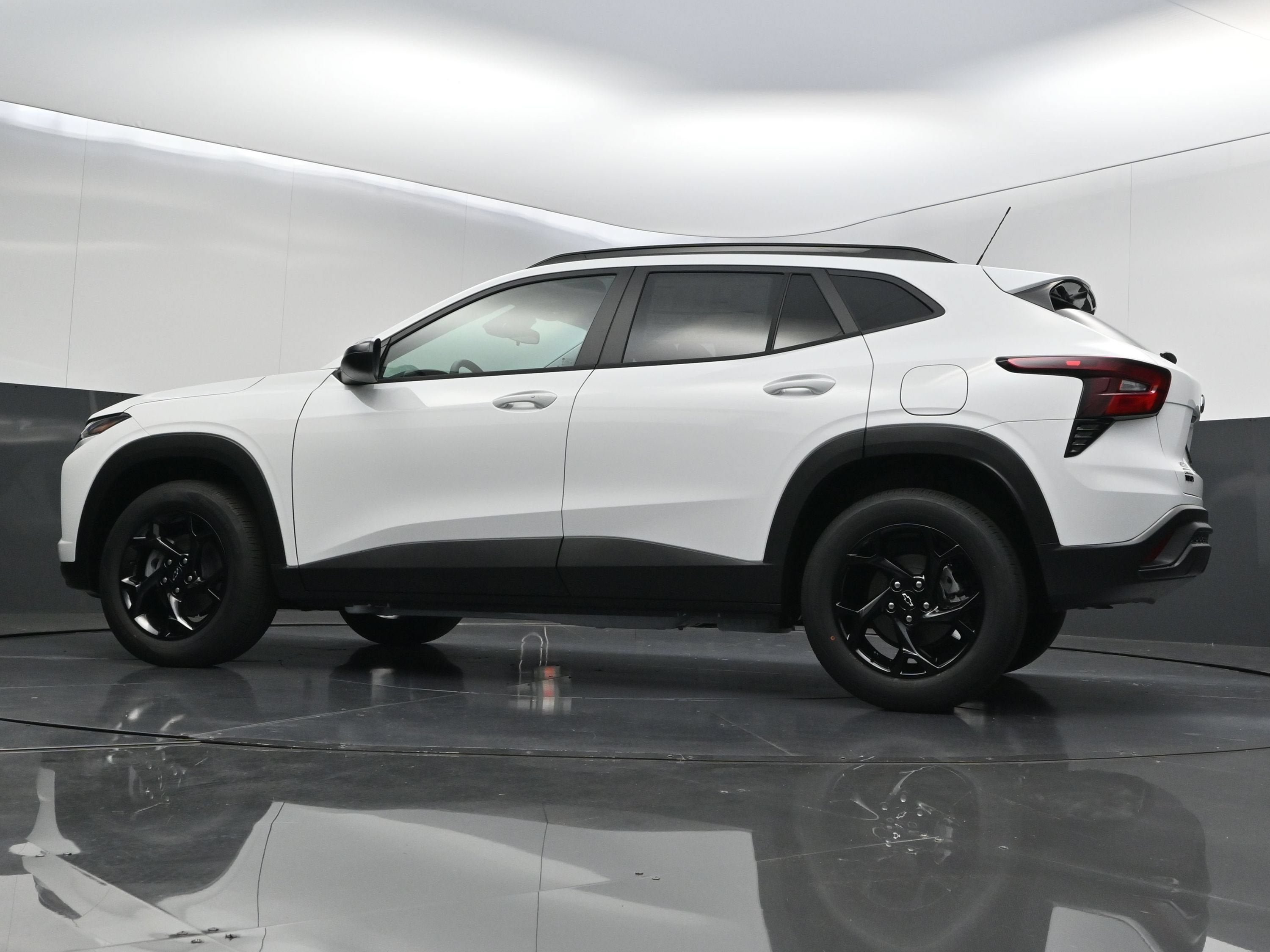 New 2026 Chevrolet Trax RS w/ Sunroof Package FWD image 39