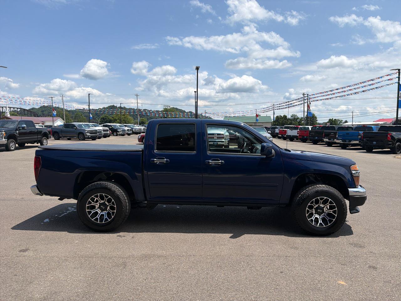 Used 2012 GMC Canyon SLE AWD/4WD image 18