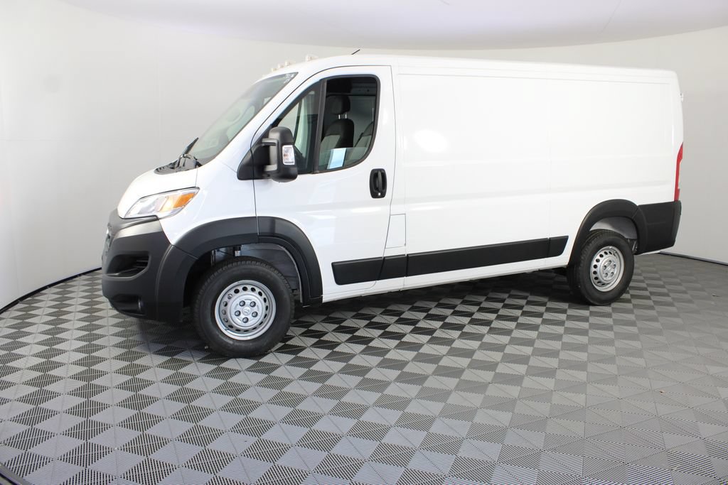 Used 2025 RAM ProMaster 2500 w/ Convenience Group FWD image 2