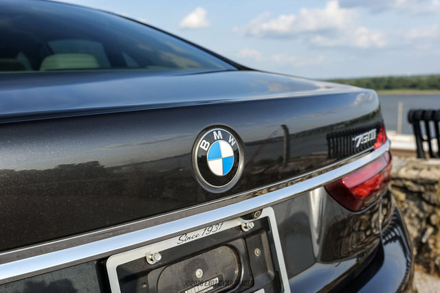 Used 2019 BMW 750i xDrive w/ Executive Package AWD/4WD image 79