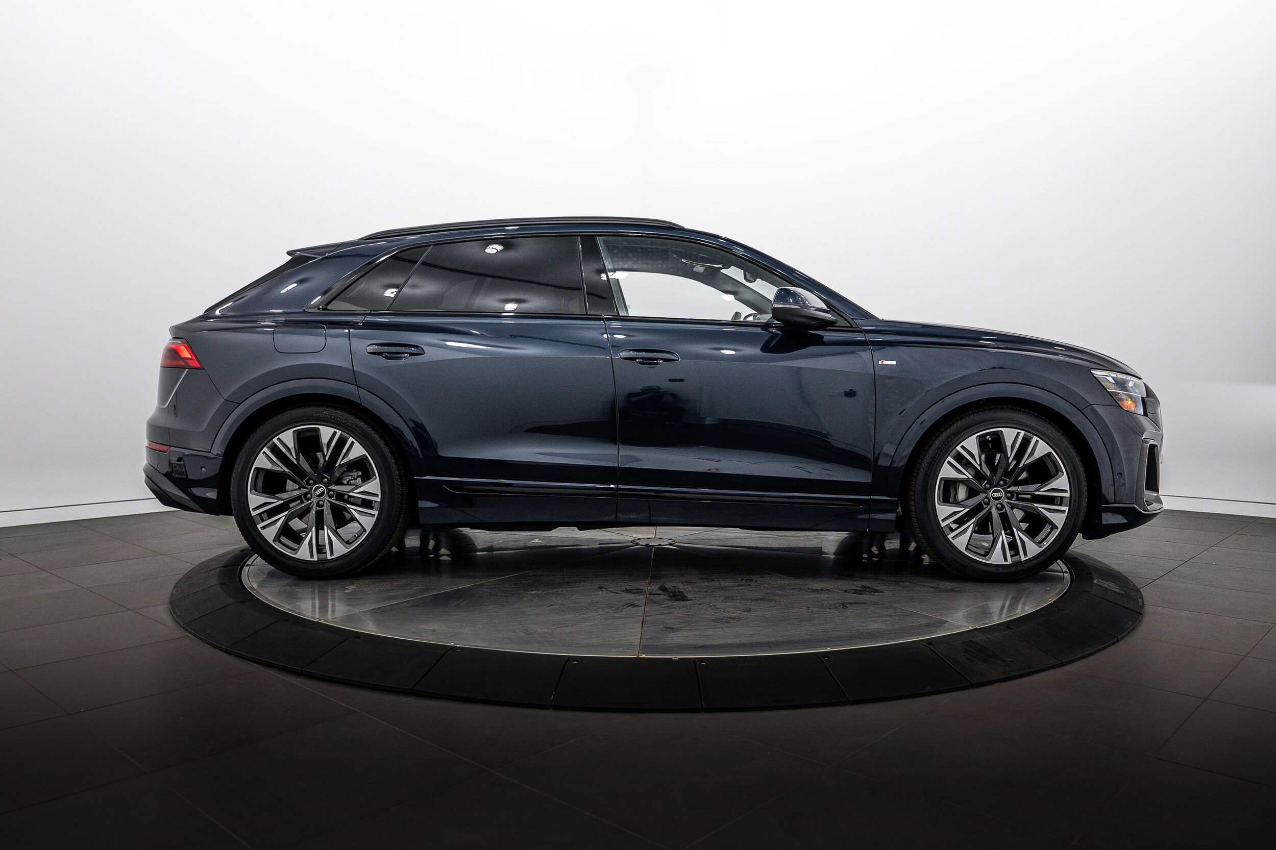 Used 2026 Audi Q8 Premium Plus w/ Premium Plus Package AWD/4WD image 3