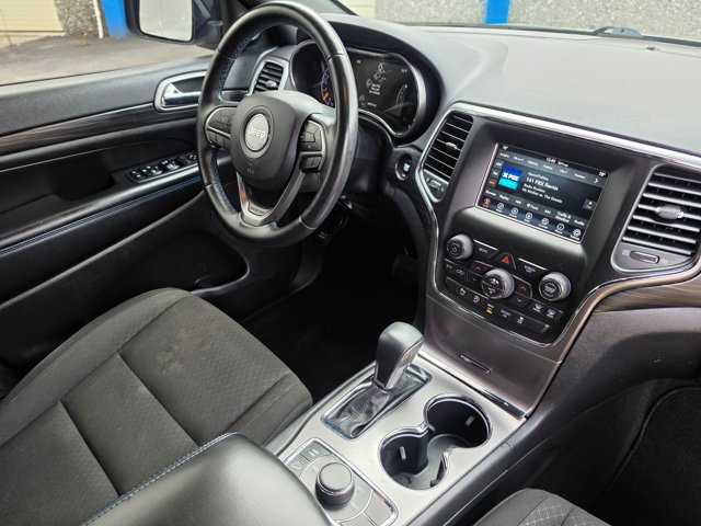 Used 2019 Jeep Grand Cherokee Laredo AWD/4WD image 10