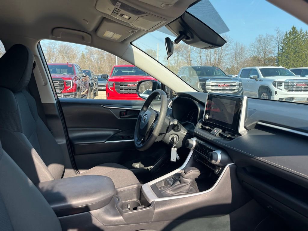 Used 2024 Toyota RAV4 LE image 37