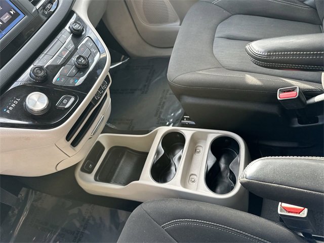 Used 2022 Chrysler Voyager LX image 24