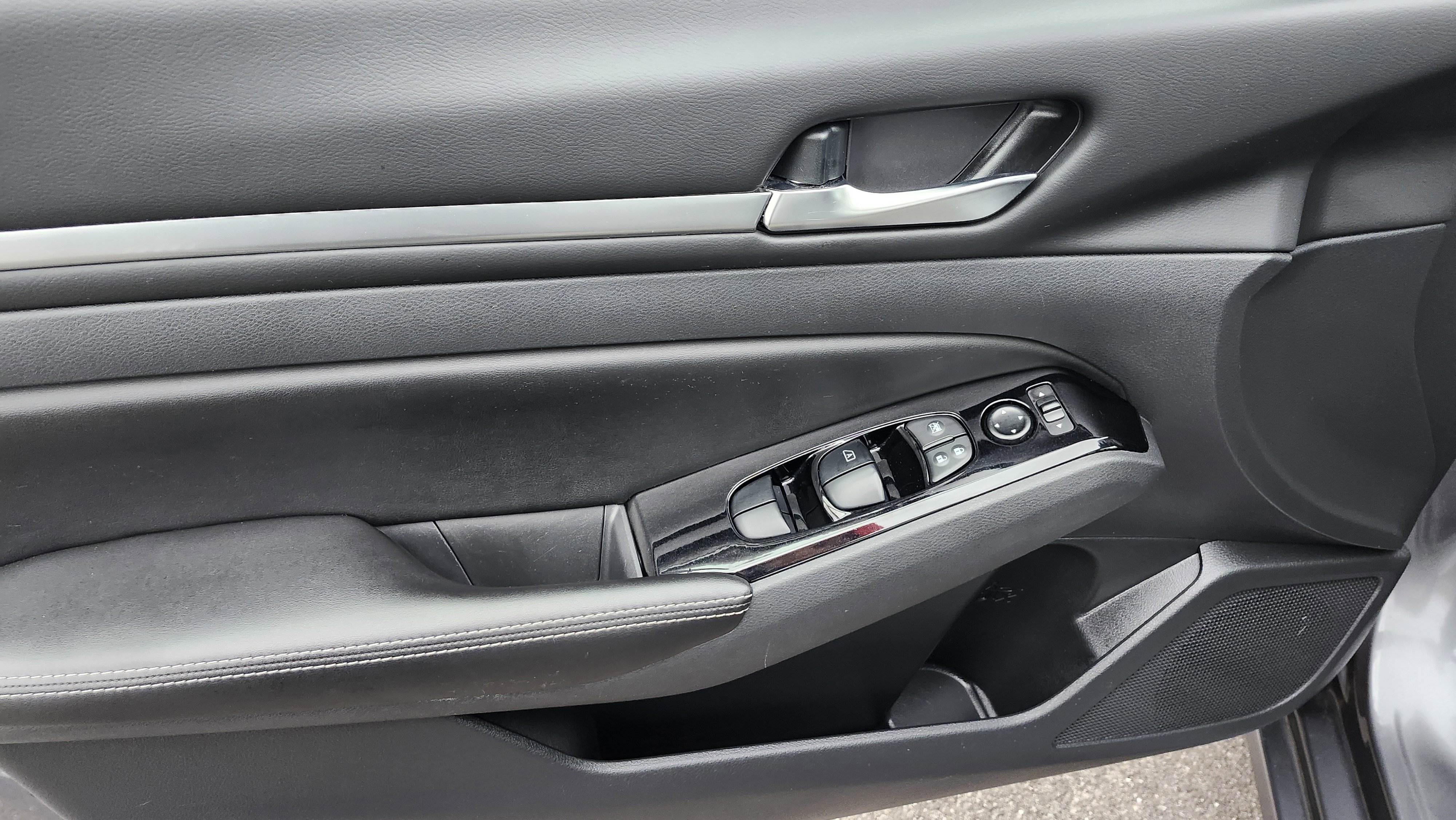 Used 2023 Nissan Altima 2.5 SV image 24