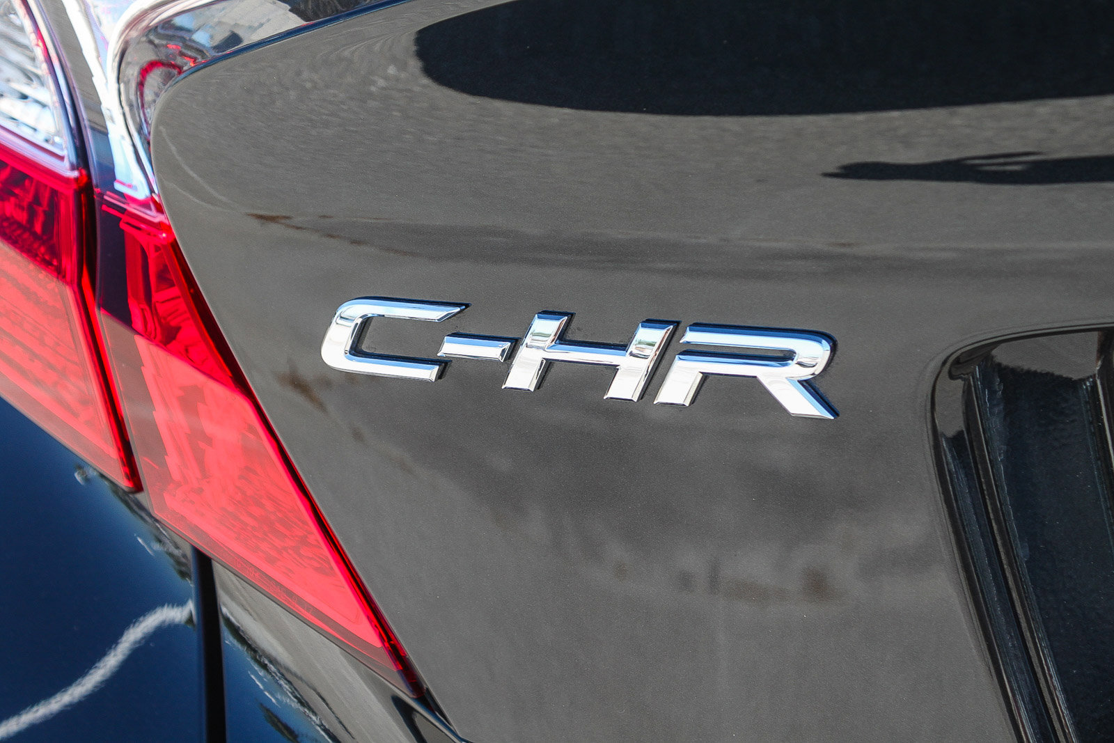 Used 2021 Toyota C-HR LE image 11