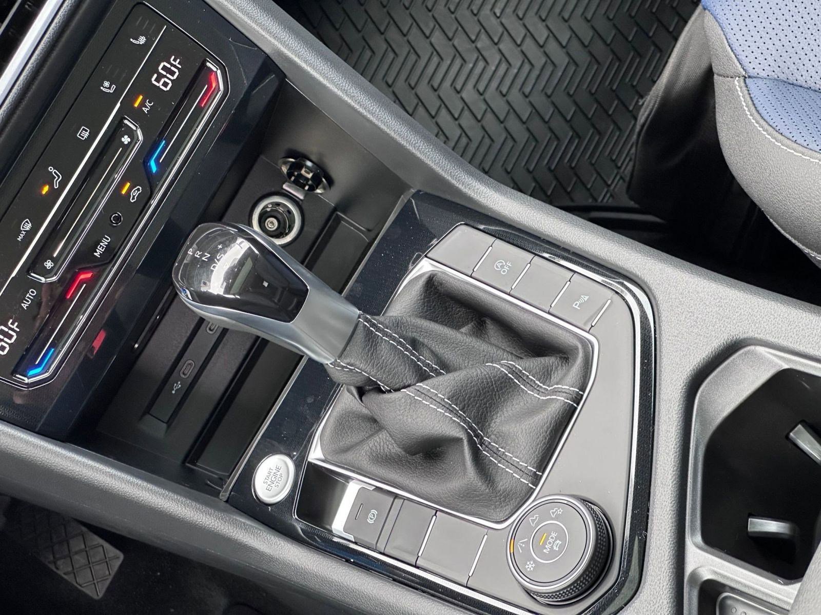 New 2026 Volkswagen Taos SEL image 17