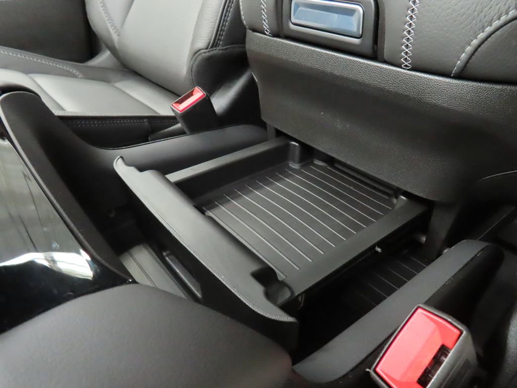 Used 2026 GMC Yukon Denali w/ Denali Reserve Package image 32