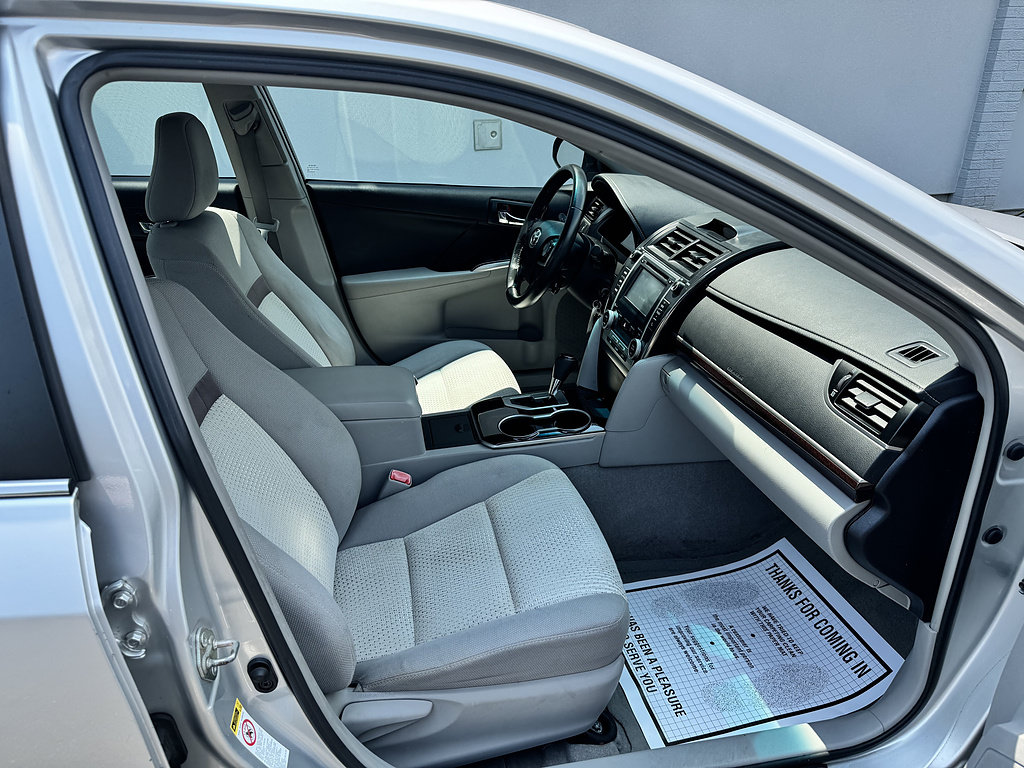 Used 2014 Toyota Camry XLE FWD image 11